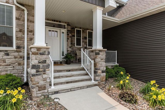 5644 N SUMMERLAND DRIVE, Appleton, WI 54913