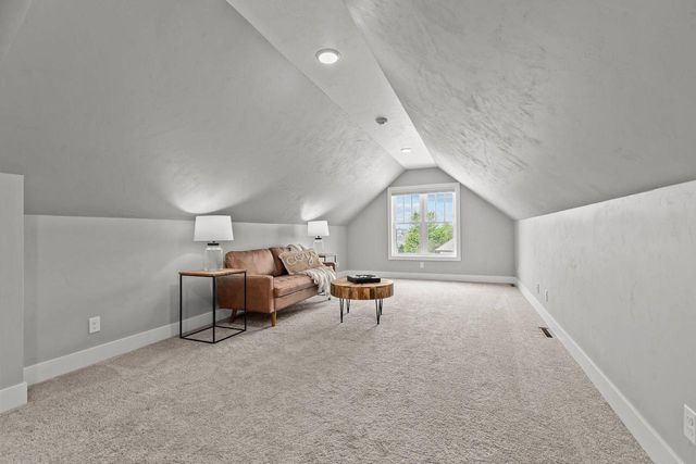 5644 N SUMMERLAND DRIVE, Appleton, WI 54913