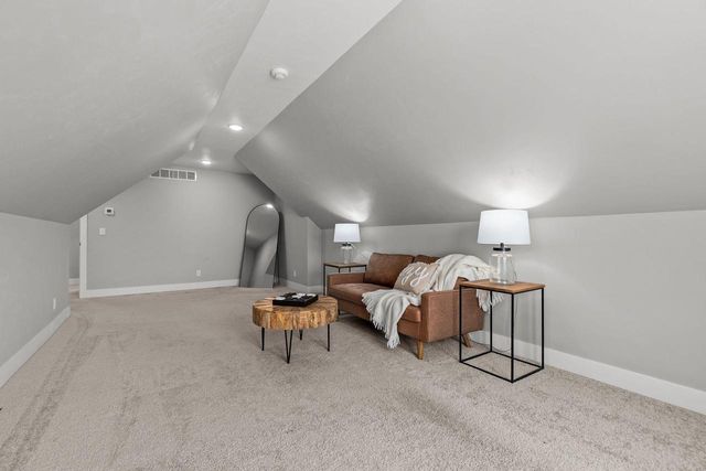 5644 N SUMMERLAND DRIVE, Appleton, WI 54913