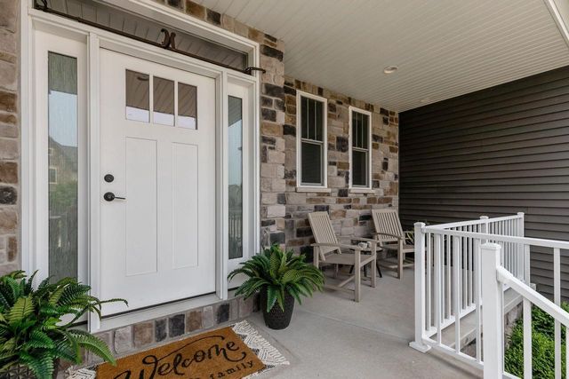5644 N SUMMERLAND DRIVE, Appleton, WI 54913