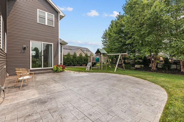 5644 N SUMMERLAND DRIVE, Appleton, WI 54913