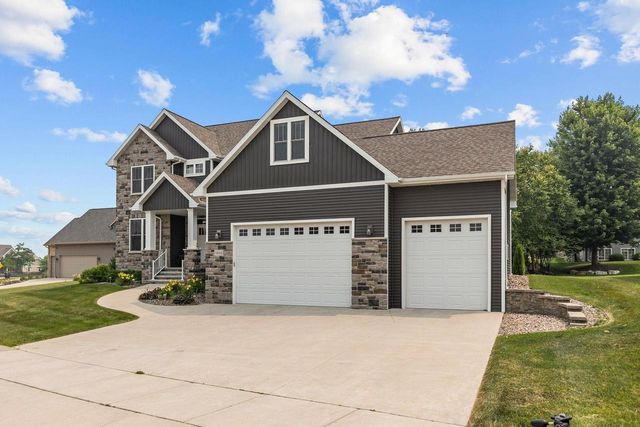 5644 N SUMMERLAND DRIVE, Appleton, WI 54913