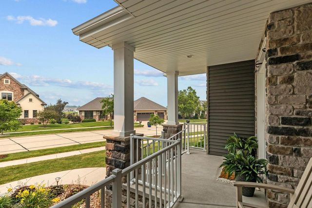5644 N SUMMERLAND DRIVE, Appleton, WI 54913