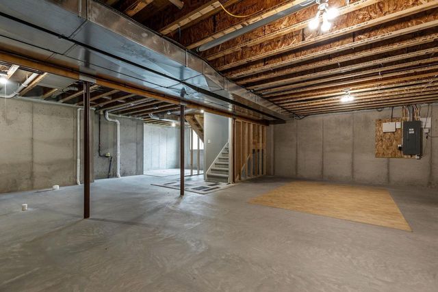 5644 N SUMMERLAND DRIVE, Appleton, WI 54913
