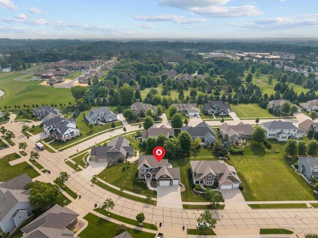 5644 N SUMMERLAND DRIVE, Appleton, WI 54913