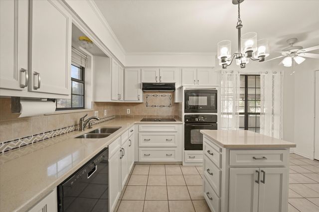 6691 W Hawkeye Road, Krum, TX 76249