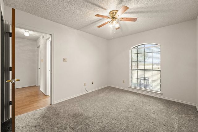 6691 W Hawkeye Road, Krum, TX 76249