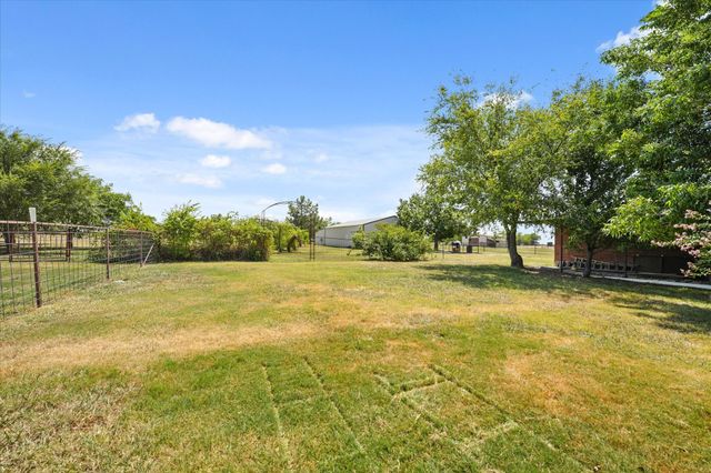 6691 W Hawkeye Road, Krum, TX 76249