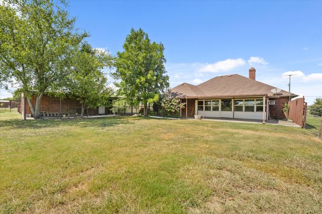 6691 W Hawkeye Road, Krum, TX 76249