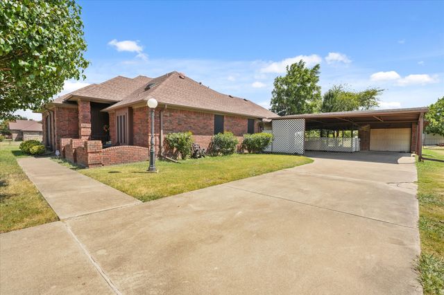 6691 W Hawkeye Road, Krum, TX 76249
