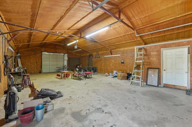 6691 W Hawkeye Road, Krum, TX 76249