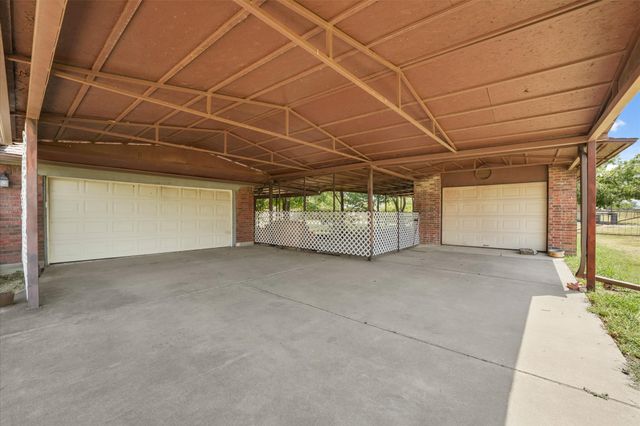 6691 W Hawkeye Road, Krum, TX 76249