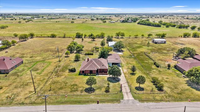 6691 W Hawkeye Road, Krum, TX 76249