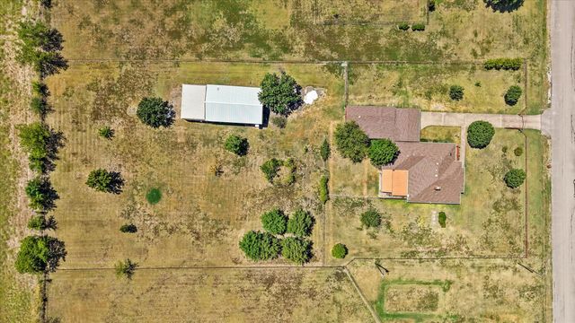 6691 W Hawkeye Road, Krum, TX 76249