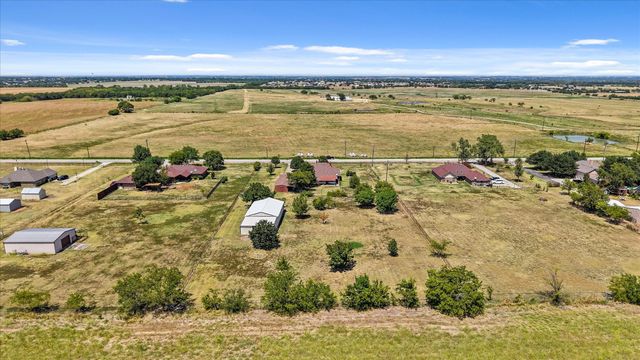 6691 W Hawkeye Road, Krum, TX 76249
