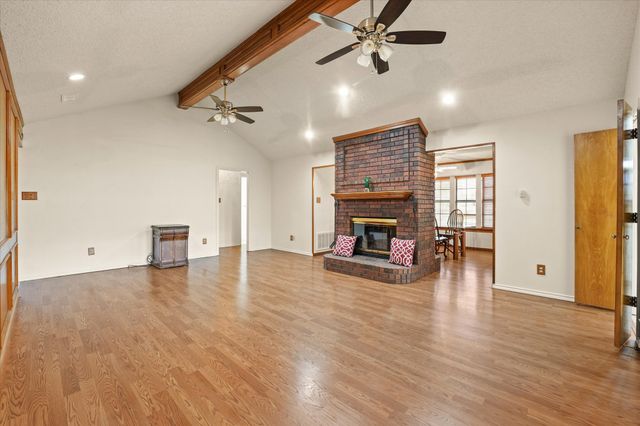 6691 W Hawkeye Road, Krum, TX 76249