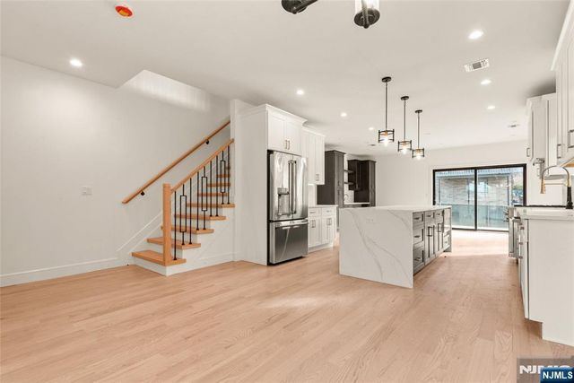 230 8th Street, Palisades Park, NJ 07650