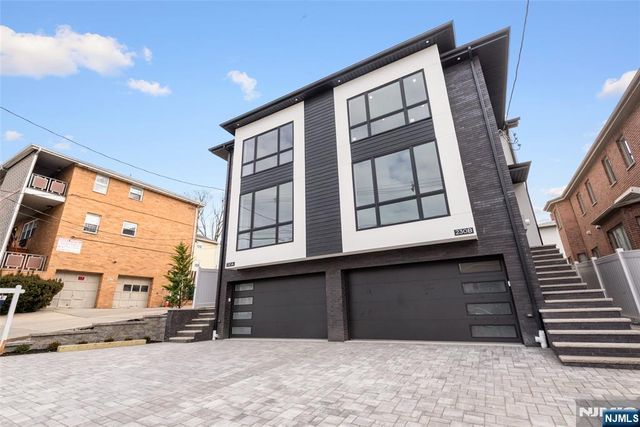 230 8th Street, Palisades Park, NJ 07650