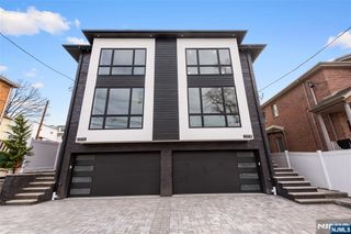 230 8th Street, Palisades Park, NJ 07650