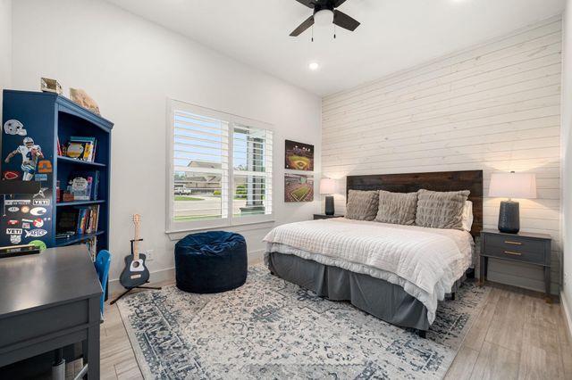 3206 Whispering Pecans Drive, Fulshear, TX 77441