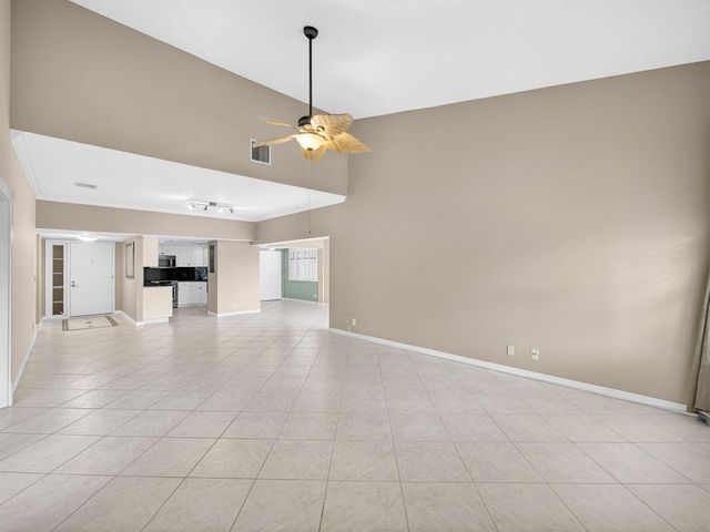 1660 Twelve Oaks Way 303, North Palm Beach, FL 33408