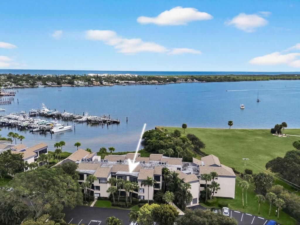 1660 Twelve Oaks Way 303, North Palm Beach, FL 33408
