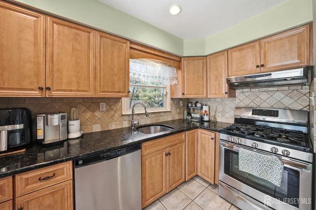 12 Boxwood Road, Piscataway, NJ 08854