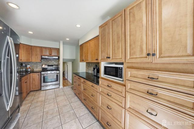 12 Boxwood Road, Piscataway, NJ 08854