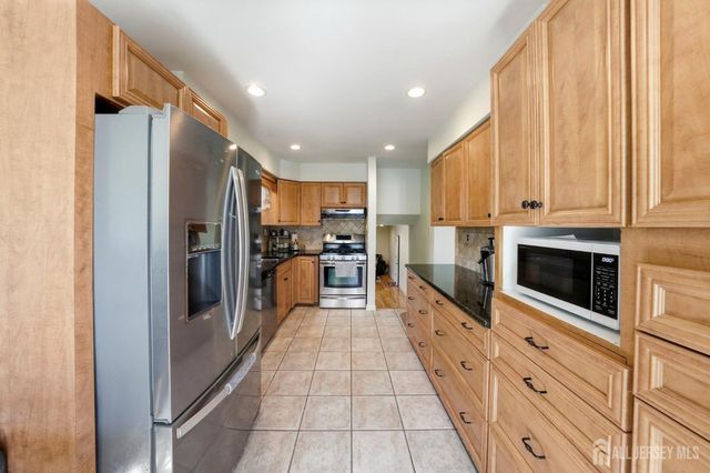 12 Boxwood Road, Piscataway, NJ 08854