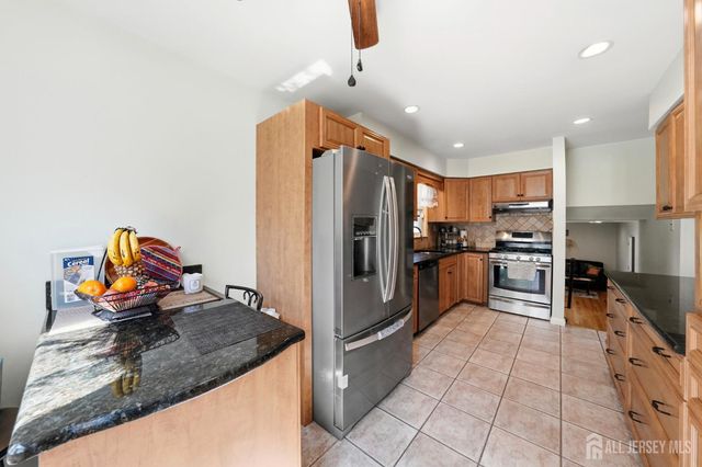 12 Boxwood Road, Piscataway, NJ 08854