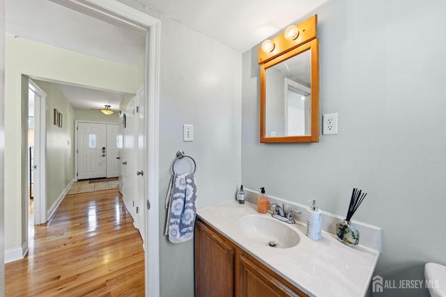 12 Boxwood Road, Piscataway, NJ 08854