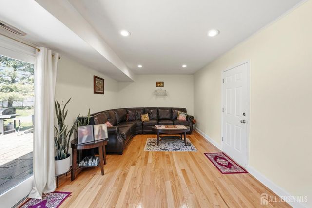 12 Boxwood Road, Piscataway, NJ 08854