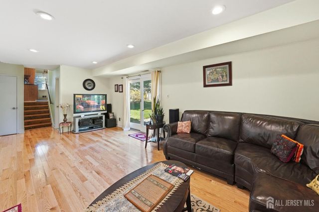 12 Boxwood Road, Piscataway, NJ 08854