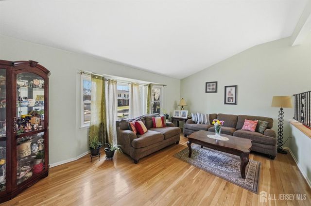 12 Boxwood Road, Piscataway, NJ 08854