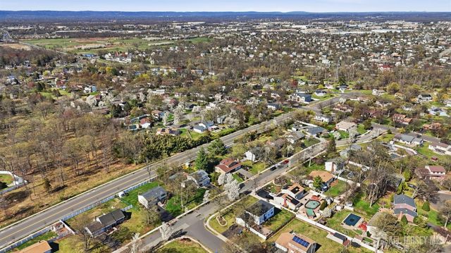 12 Boxwood Road, Piscataway, NJ 08854