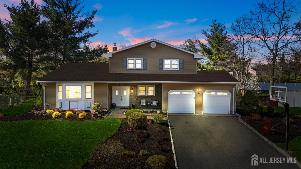 12 Boxwood Road, Piscataway, NJ 08854