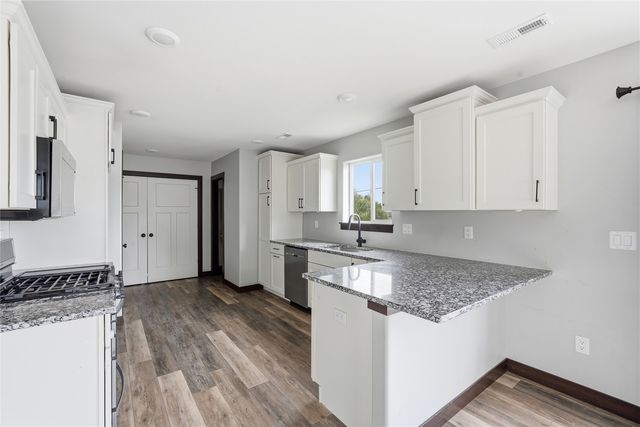 903 Carl Court, Solon, IA 52333