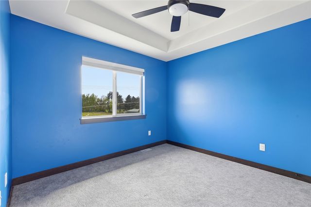 903 Carl Court, Solon, IA 52333