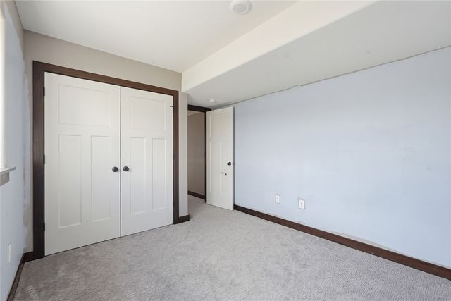 903 Carl Court, Solon, IA 52333