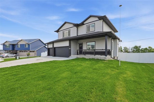 903 Carl Court, Solon, IA 52333