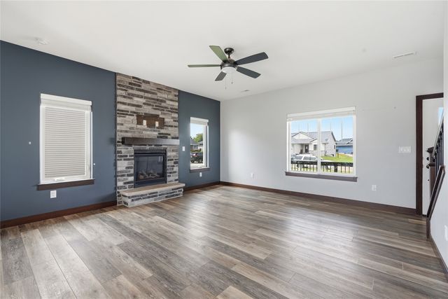 903 Carl Court, Solon, IA 52333