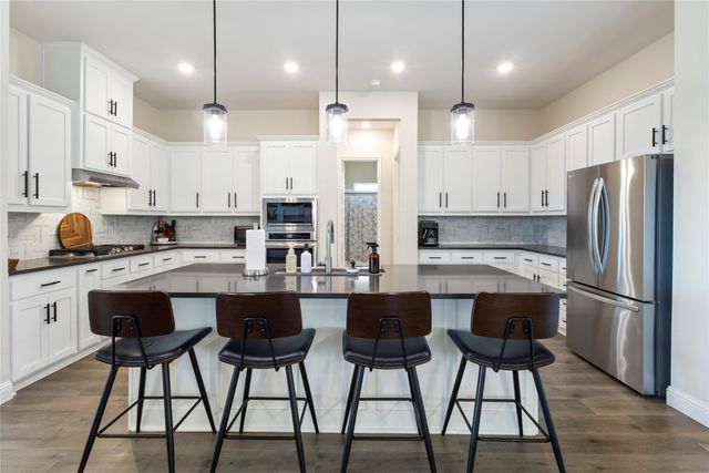 1073 Fleetwood Drive, Justin, TX 76247