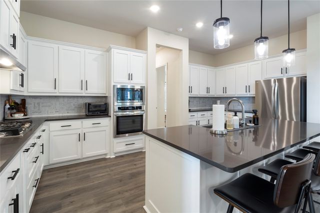 1073 Fleetwood Drive, Justin, TX 76247