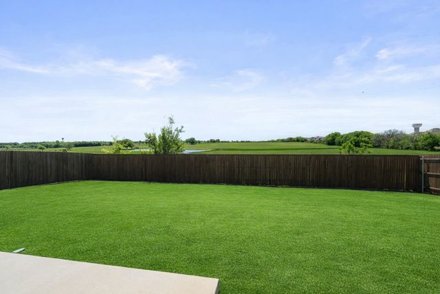 1073 Fleetwood Drive, Justin, TX 76247