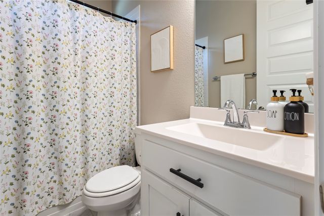 1073 Fleetwood Drive, Justin, TX 76247