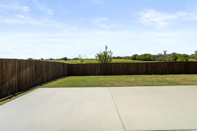 1073 Fleetwood Drive, Justin, TX 76247