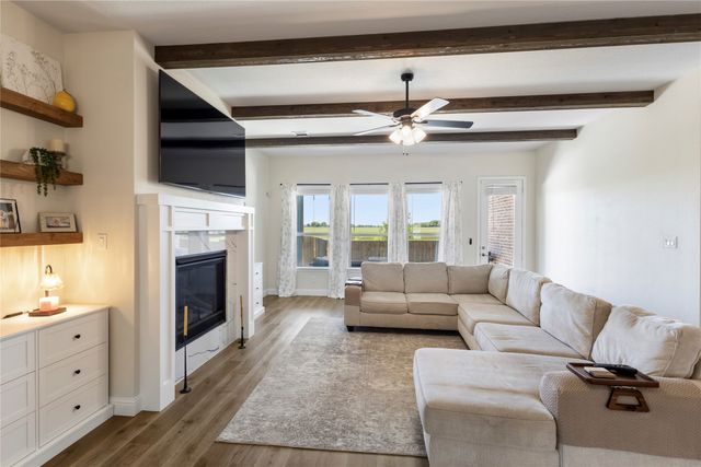 1073 Fleetwood Drive, Justin, TX 76247