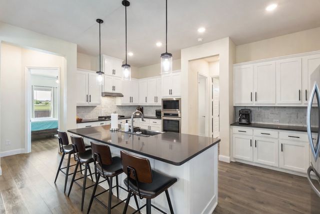 1073 Fleetwood Drive, Justin, TX 76247