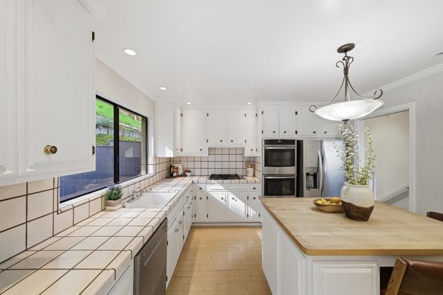 3181 Brittan Avenue, San Carlos, CA 94070