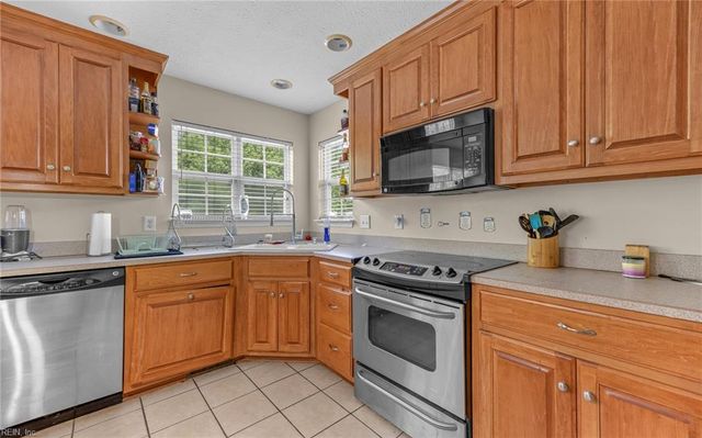 22 Welcome WAY, Hampton, VA 23666